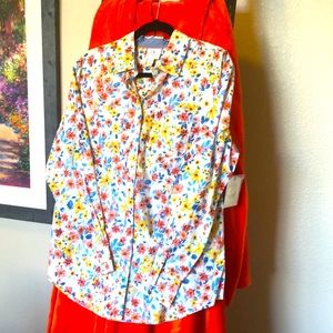 #134 💐NWT Clasic Floral St John’s Bay Button Down💐